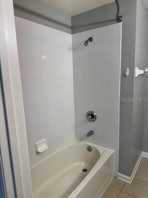 Image 16 of 23 For 719 Shropshire Loop 719