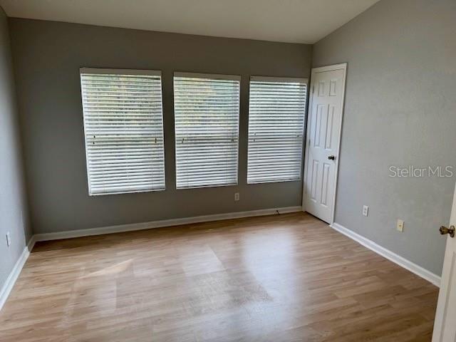 Image 18 of 23 For 719 Shropshire Loop 719