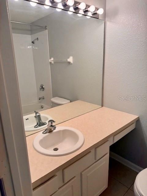 Image 22 of 23 For 719 Shropshire Loop 719