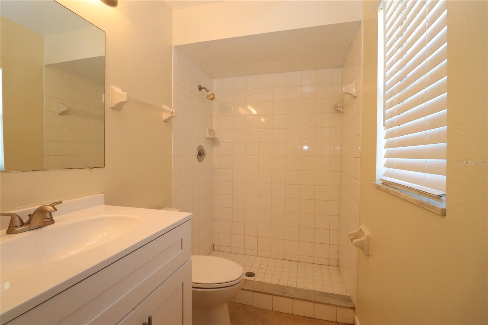 Image 10 of 17 For 3995 Macdonough Avenue