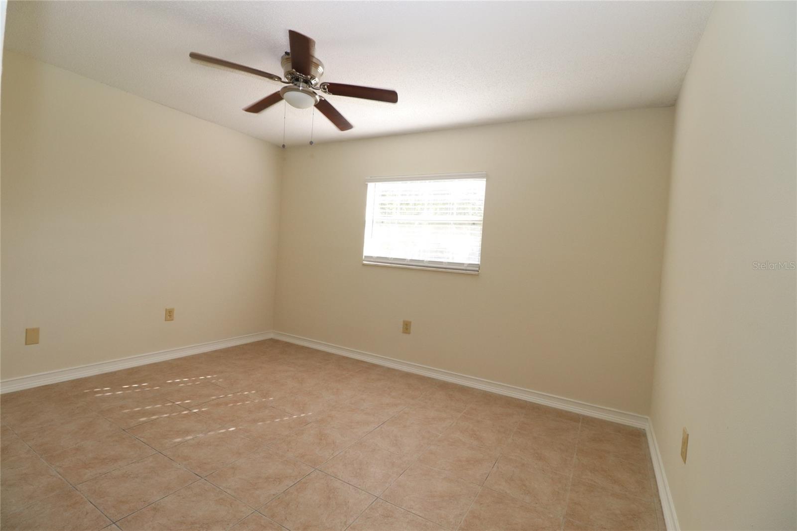 Image 13 of 17 For 3995 Macdonough Avenue