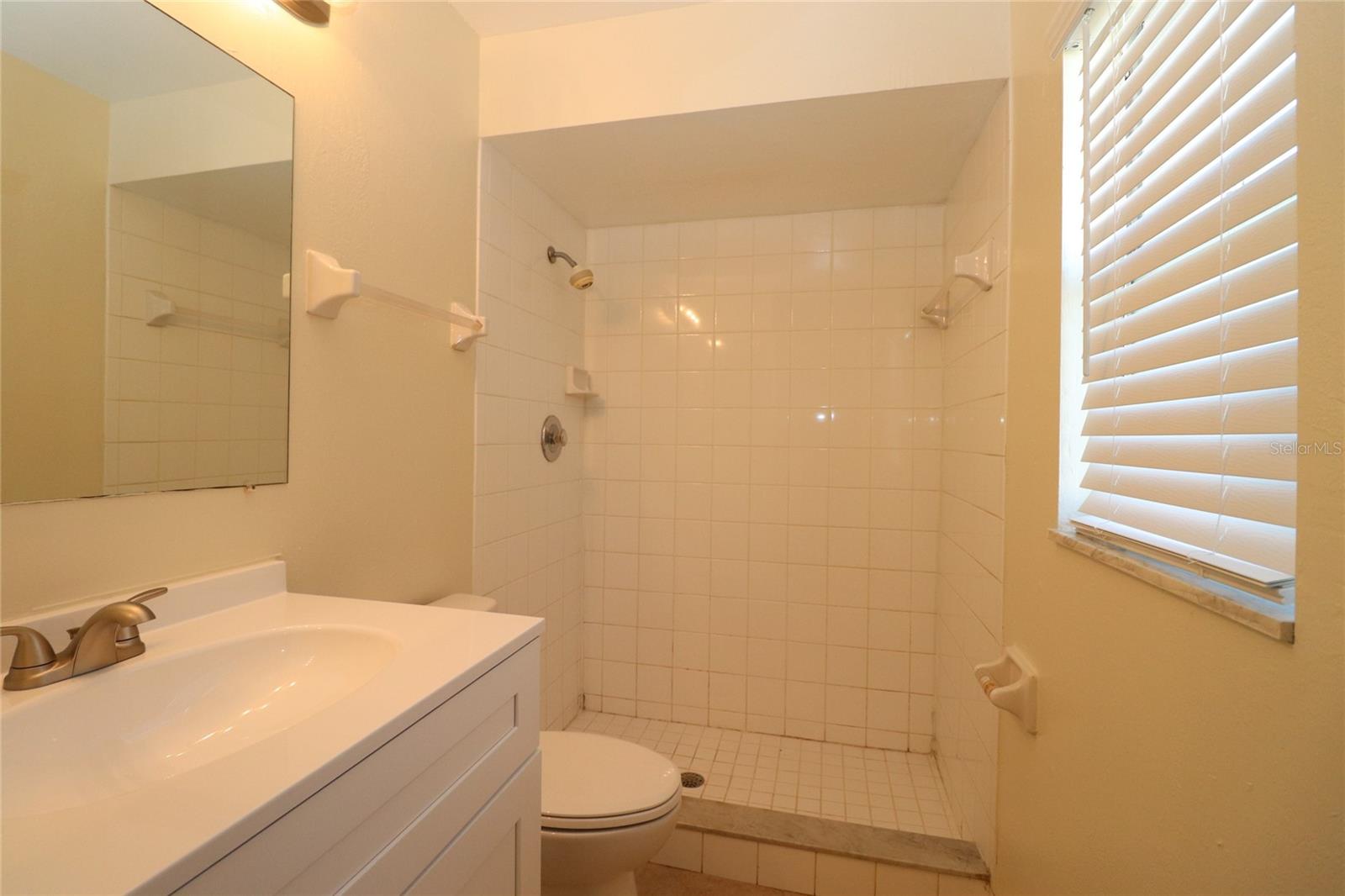 Image 9 of 17 For 3995 Macdonough Avenue