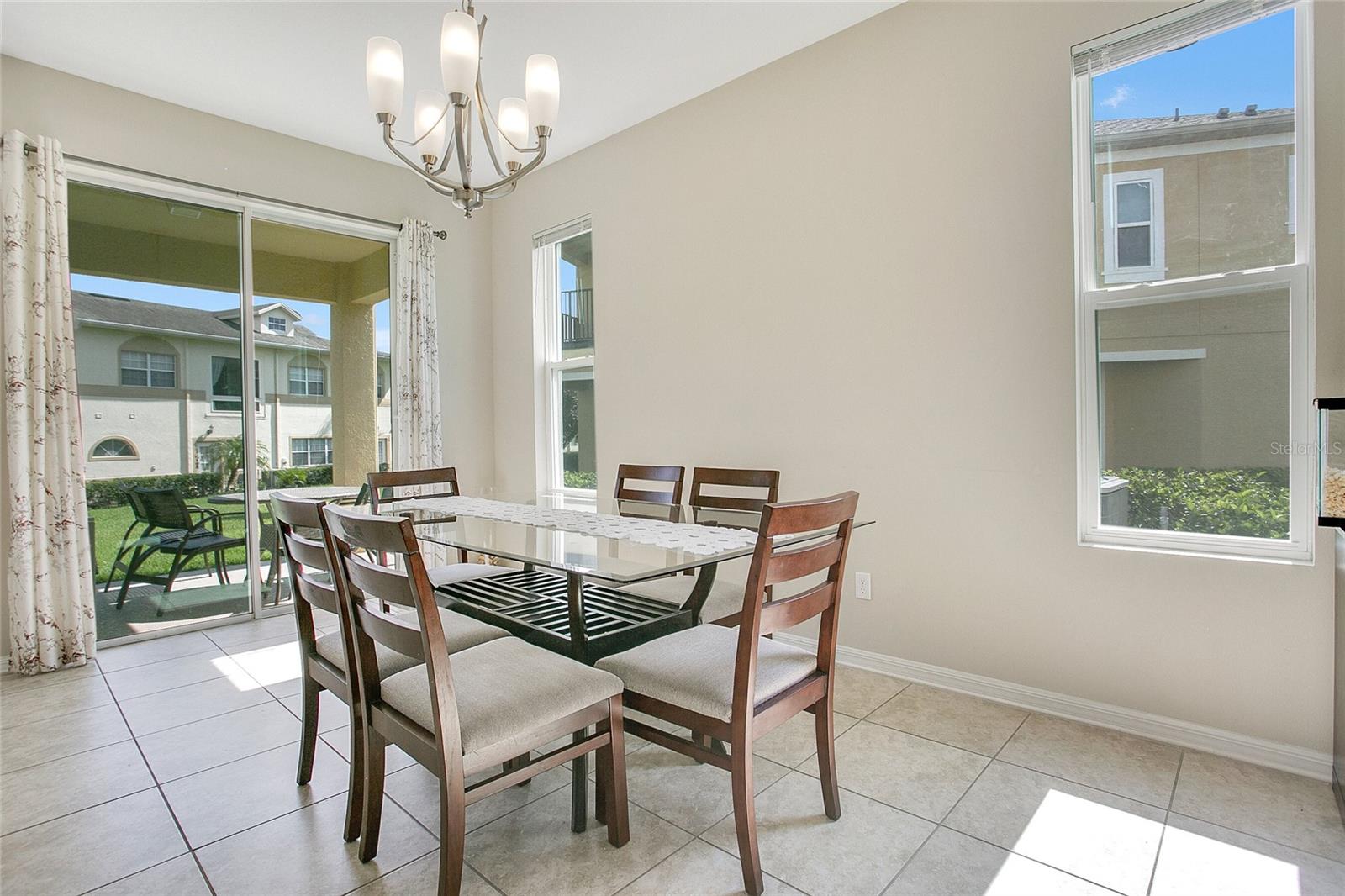 Image 12 of 32 For 13540 Fountainbleau Drive