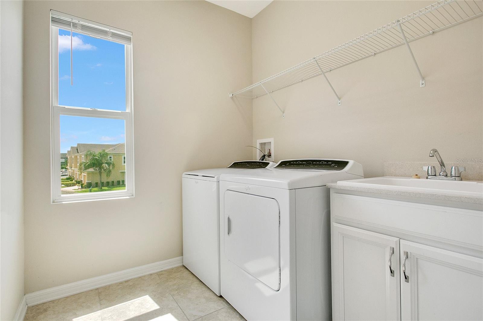 Image 21 of 32 For 13540 Fountainbleau Drive