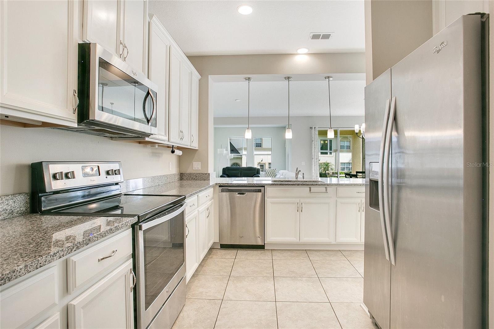 Image 4 of 32 For 13540 Fountainbleau Drive