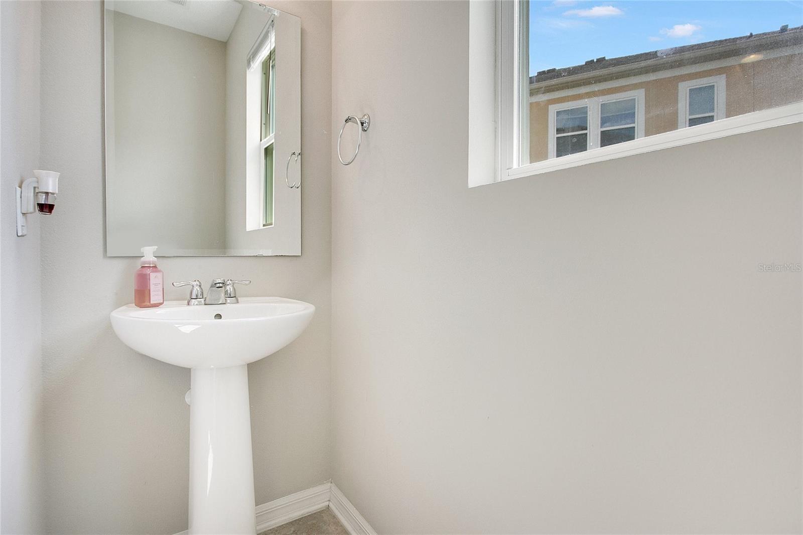 Image 9 of 32 For 13540 Fountainbleau Drive