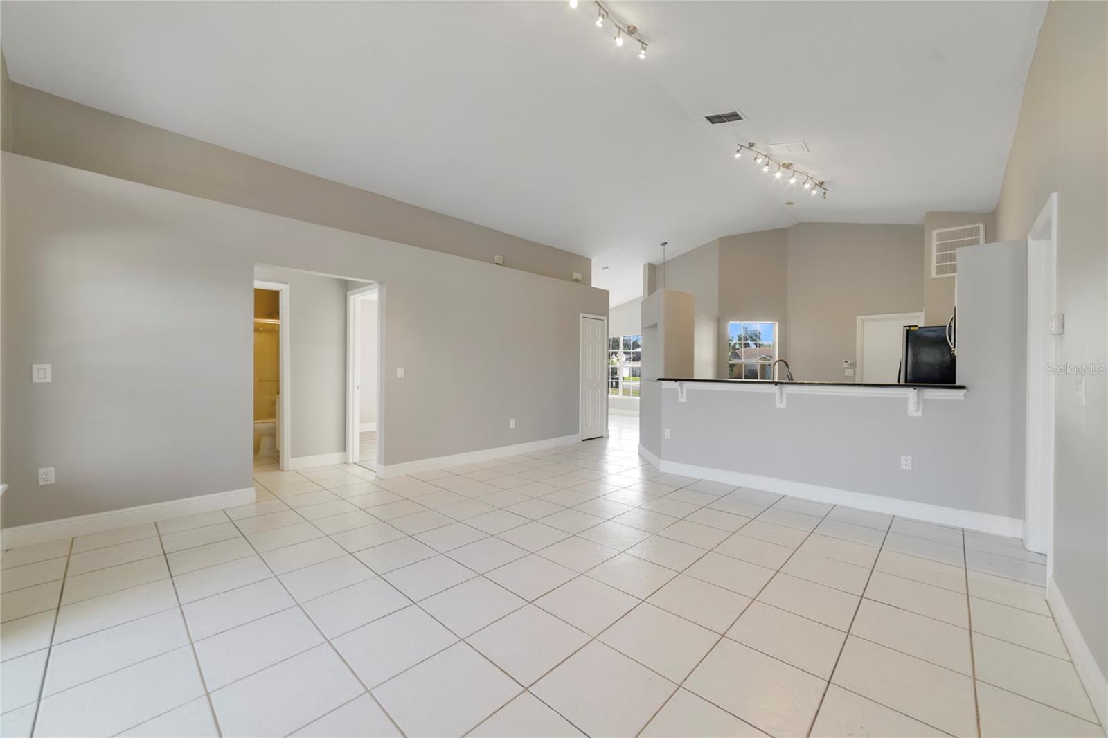 Image 11 of 25 For 620 Sunridge Woods Boulevard