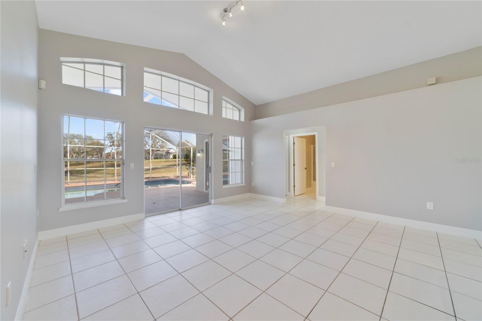 Image 12 of 25 For 620 Sunridge Woods Boulevard