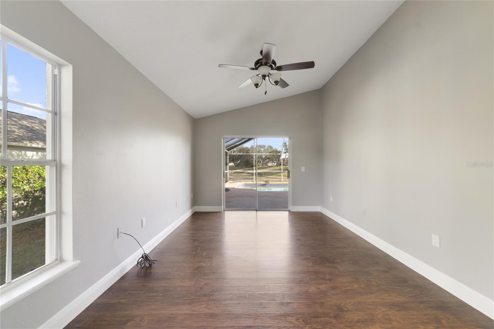 Image 14 of 25 For 620 Sunridge Woods Boulevard