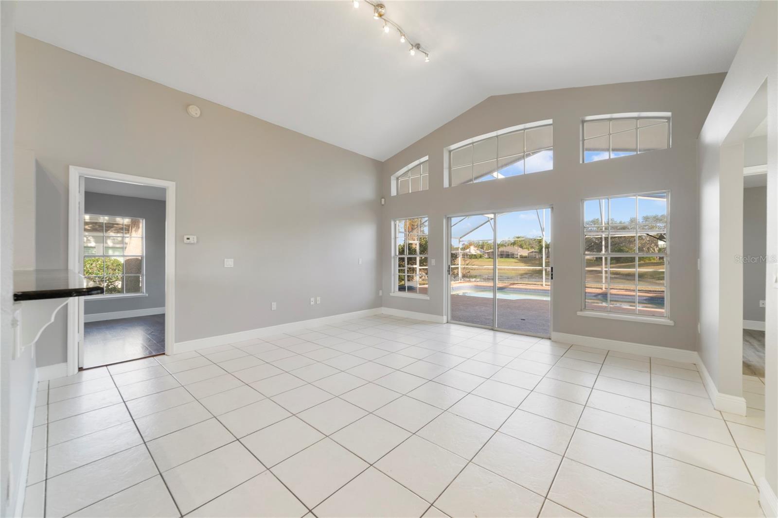 Image 9 of 25 For 620 Sunridge Woods Boulevard