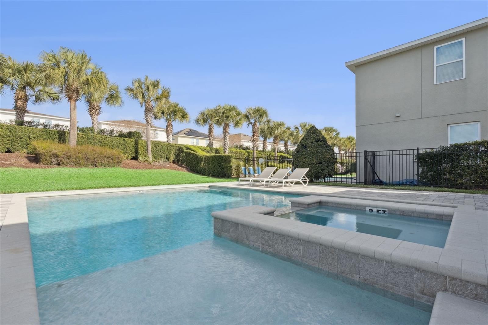 Image 15 of 72 For 7649 Fairfax Drive