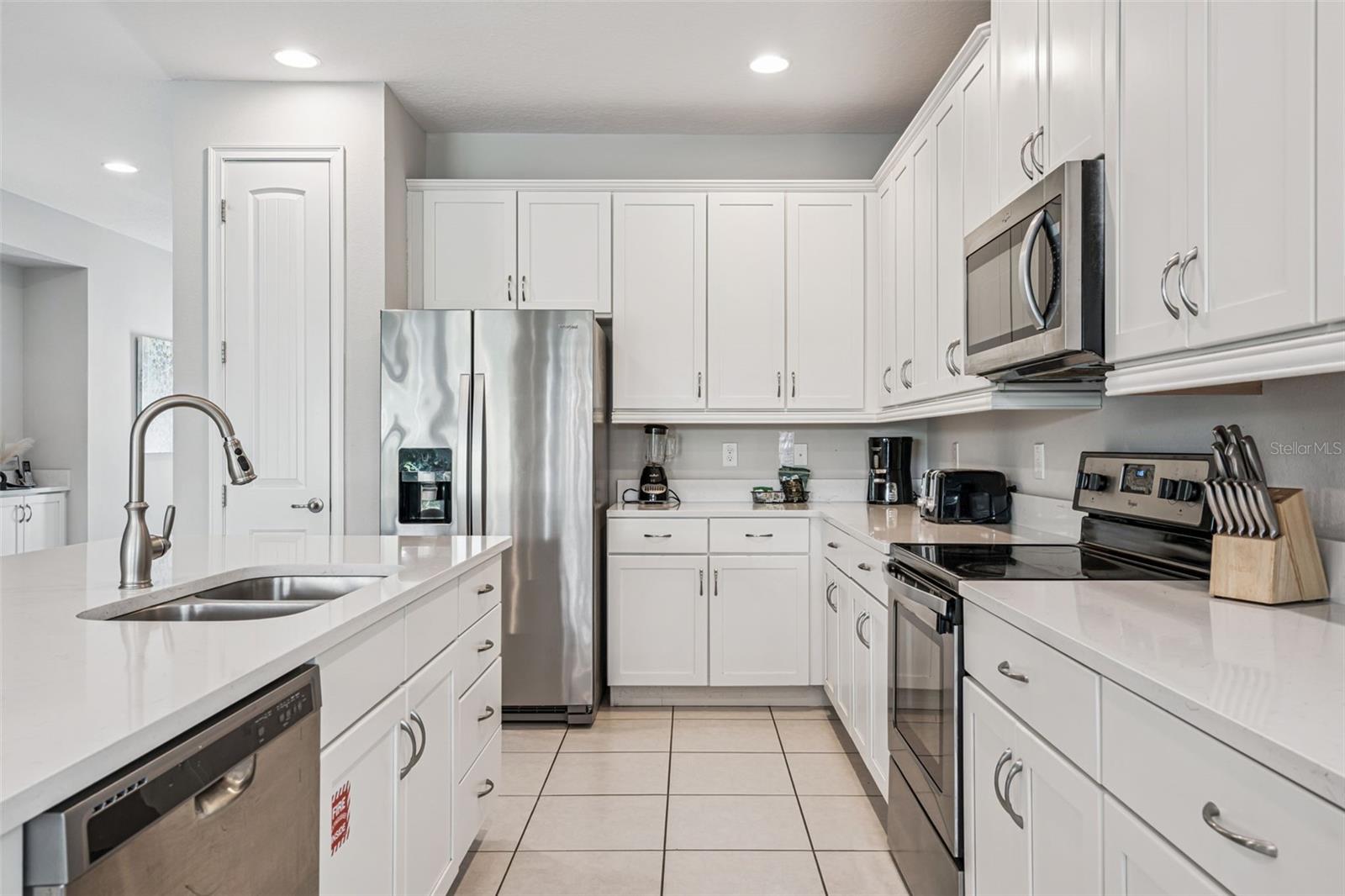 Image 21 of 72 For 7649 Fairfax Drive