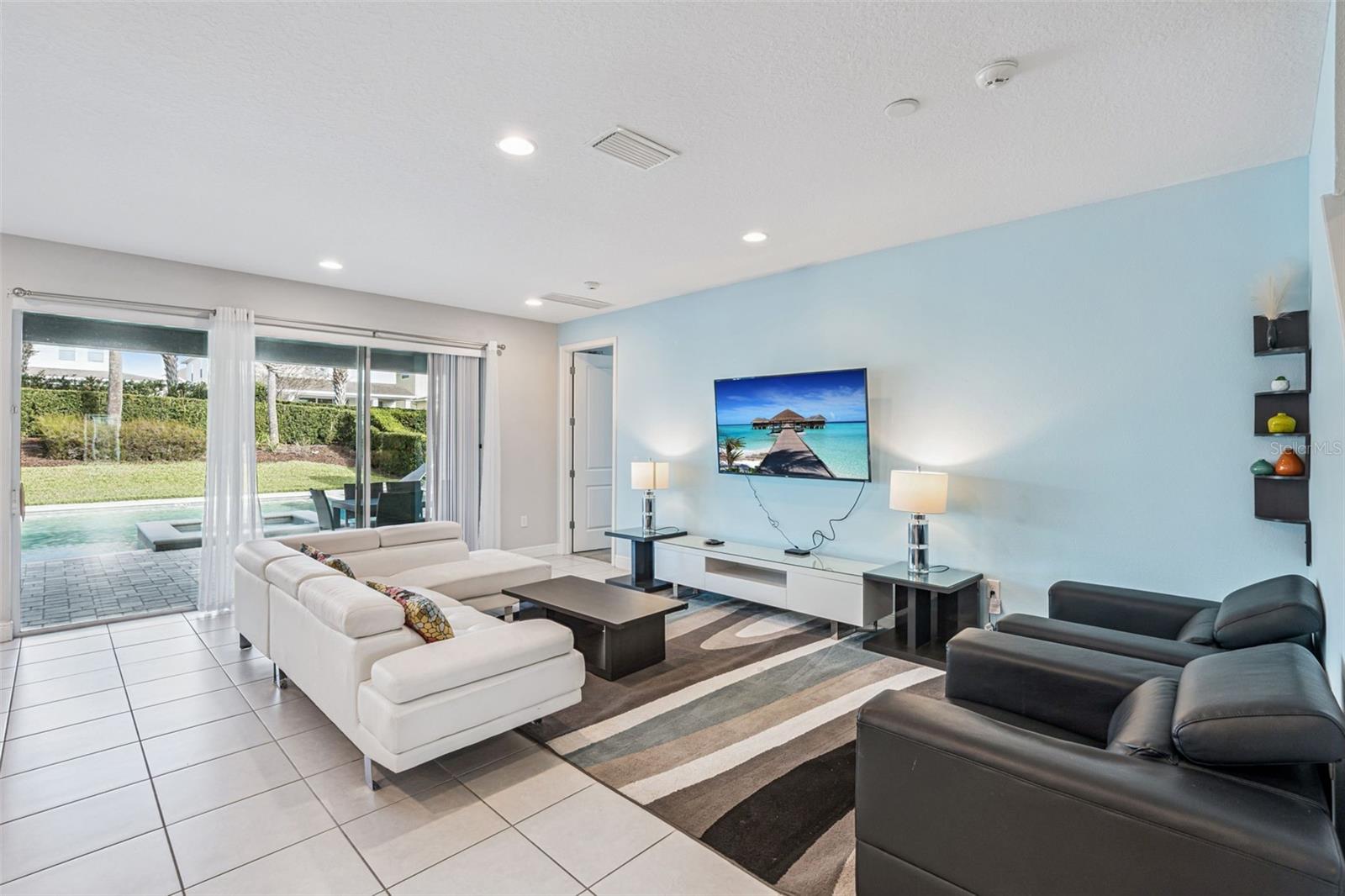 Image 25 of 72 For 7649 Fairfax Drive