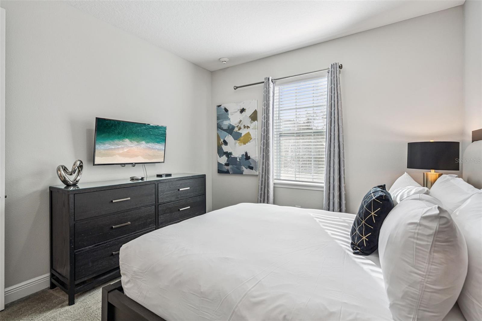 Image 27 of 72 For 7649 Fairfax Drive