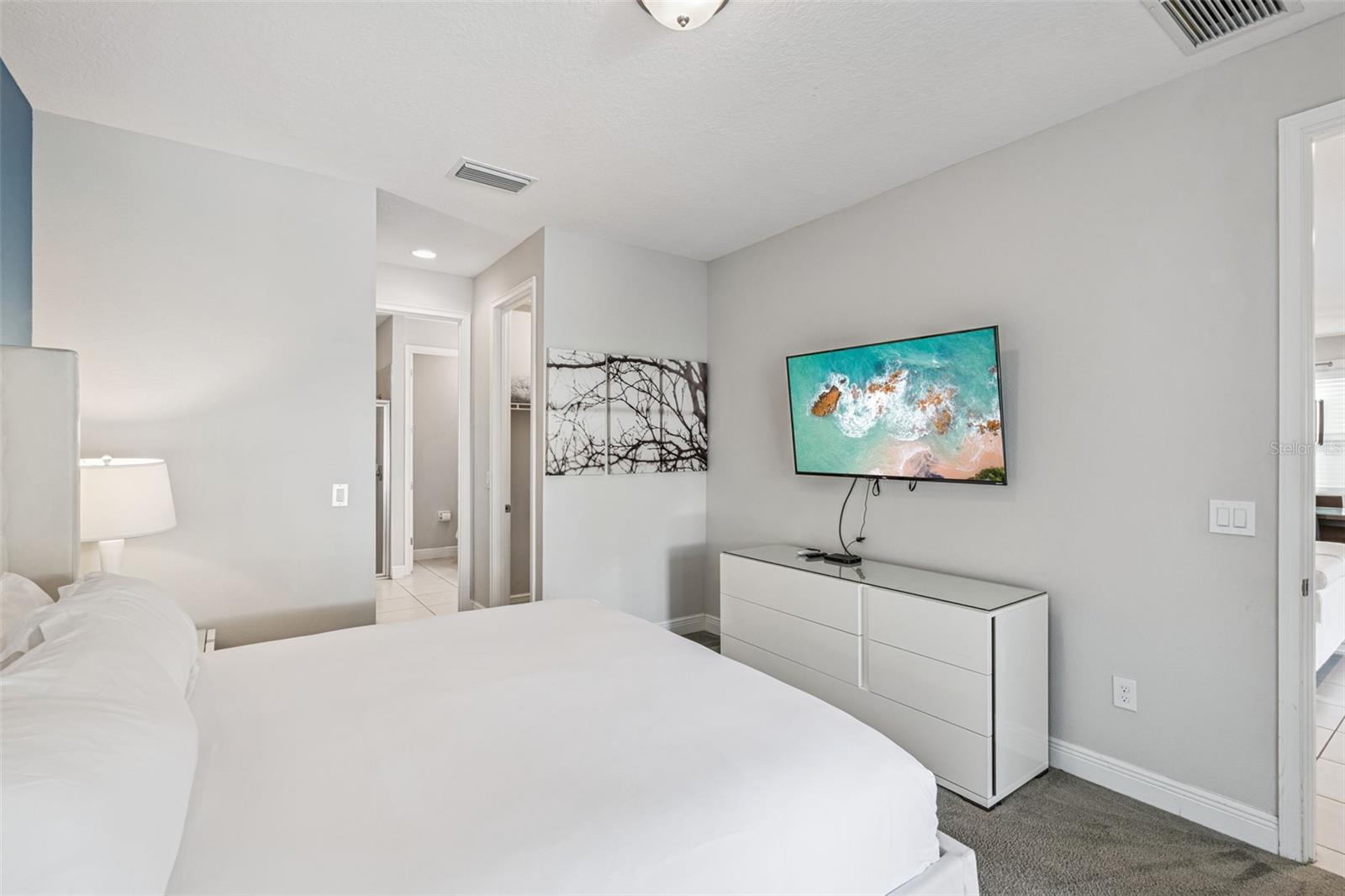 Image 30 of 72 For 7649 Fairfax Drive