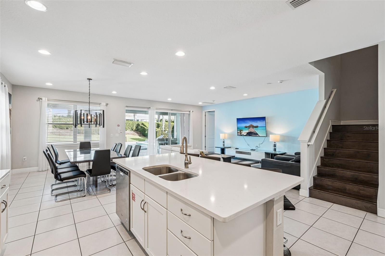 Image 33 of 72 For 7649 Fairfax Drive