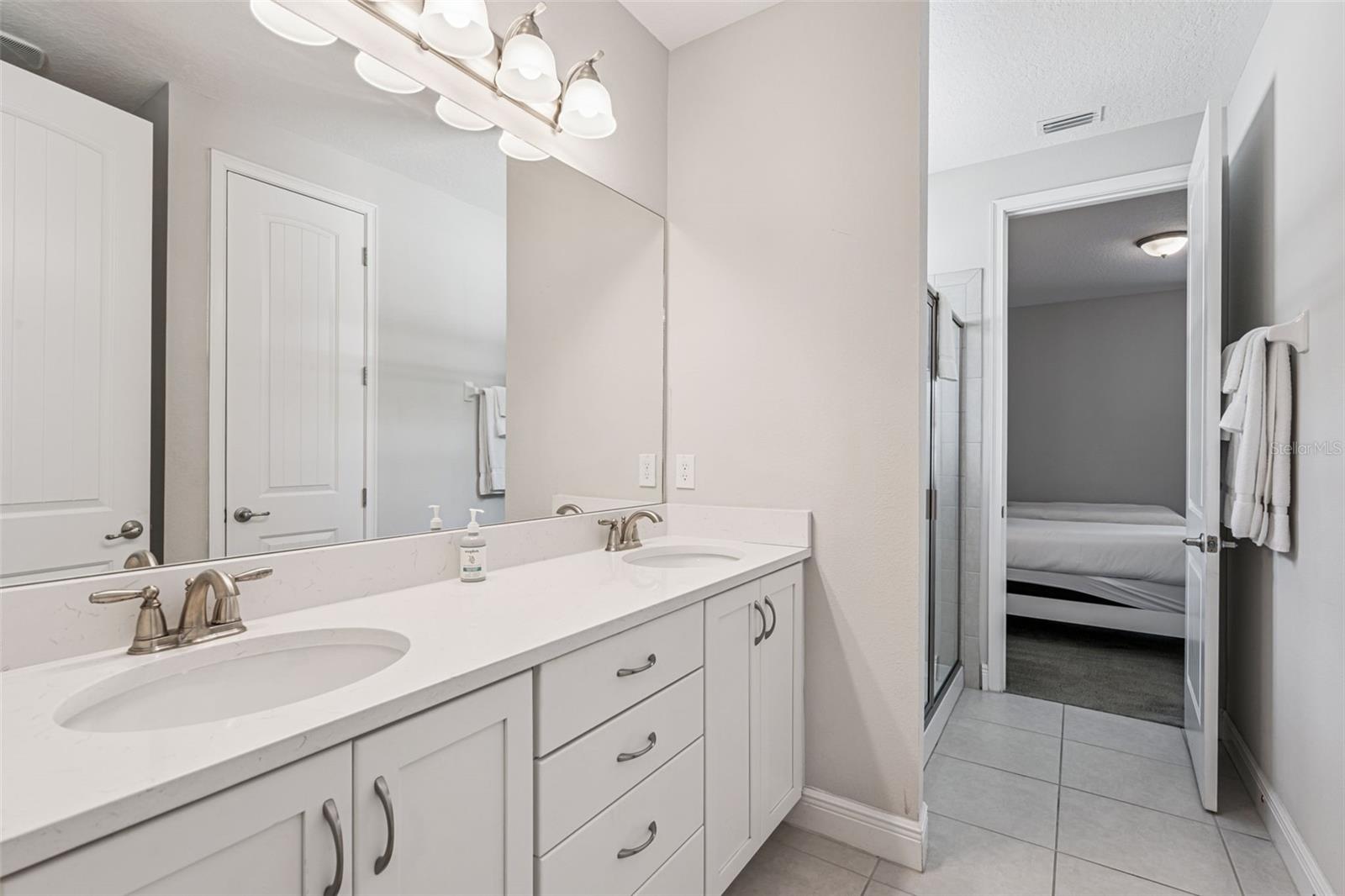 Image 36 of 72 For 7649 Fairfax Drive