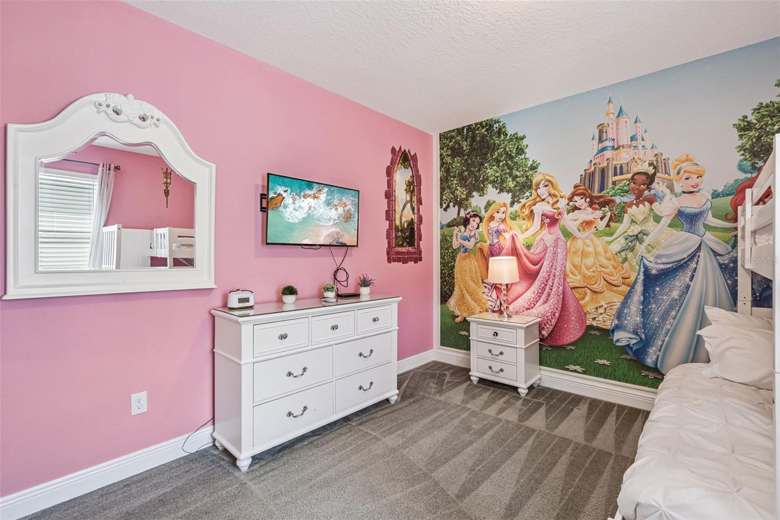 Image 4 of 72 For 7649 Fairfax Drive