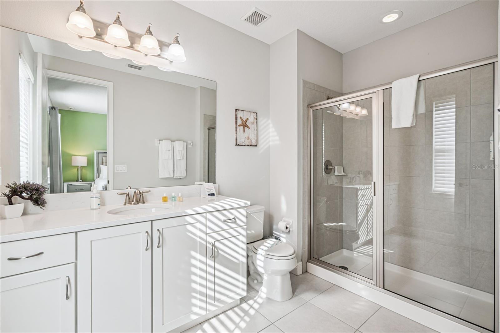 Image 42 of 72 For 7649 Fairfax Drive