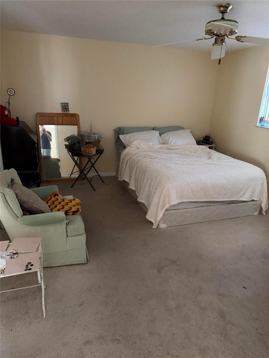 Image 11 of 19 For 662 Circlewood Drive V4