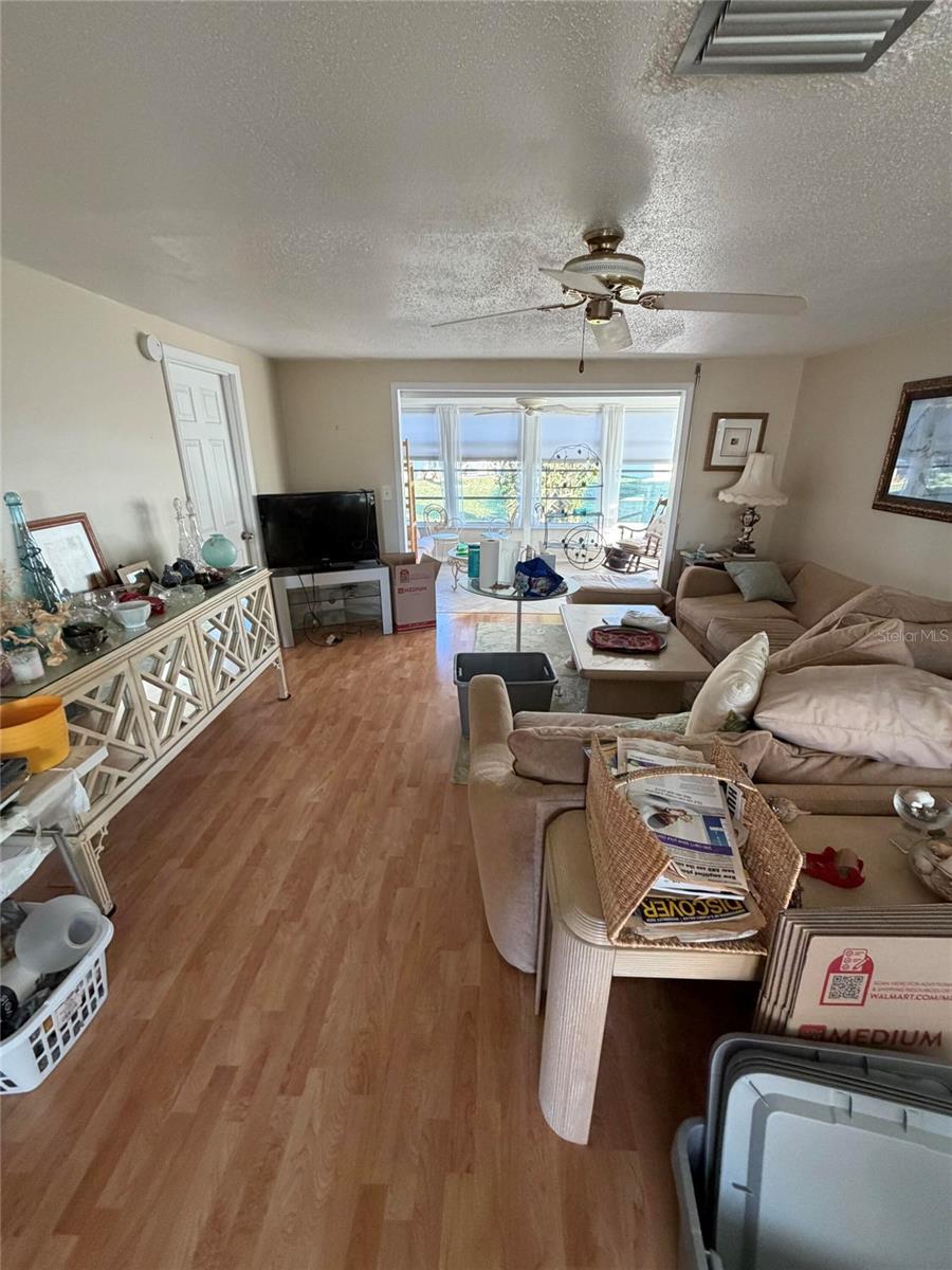 Image 5 of 19 For 662 Circlewood Drive V4