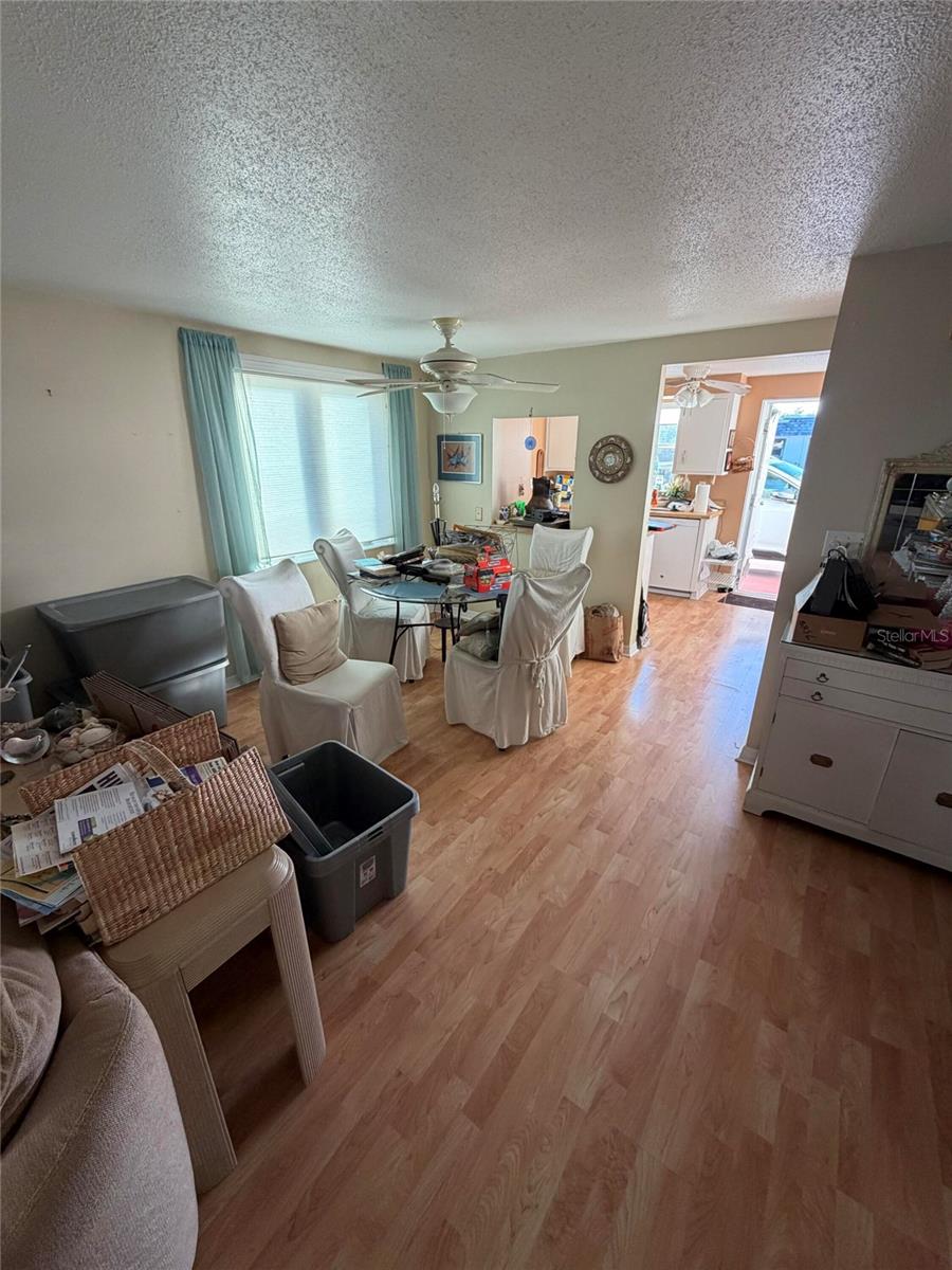 Image 6 of 19 For 662 Circlewood Drive V4