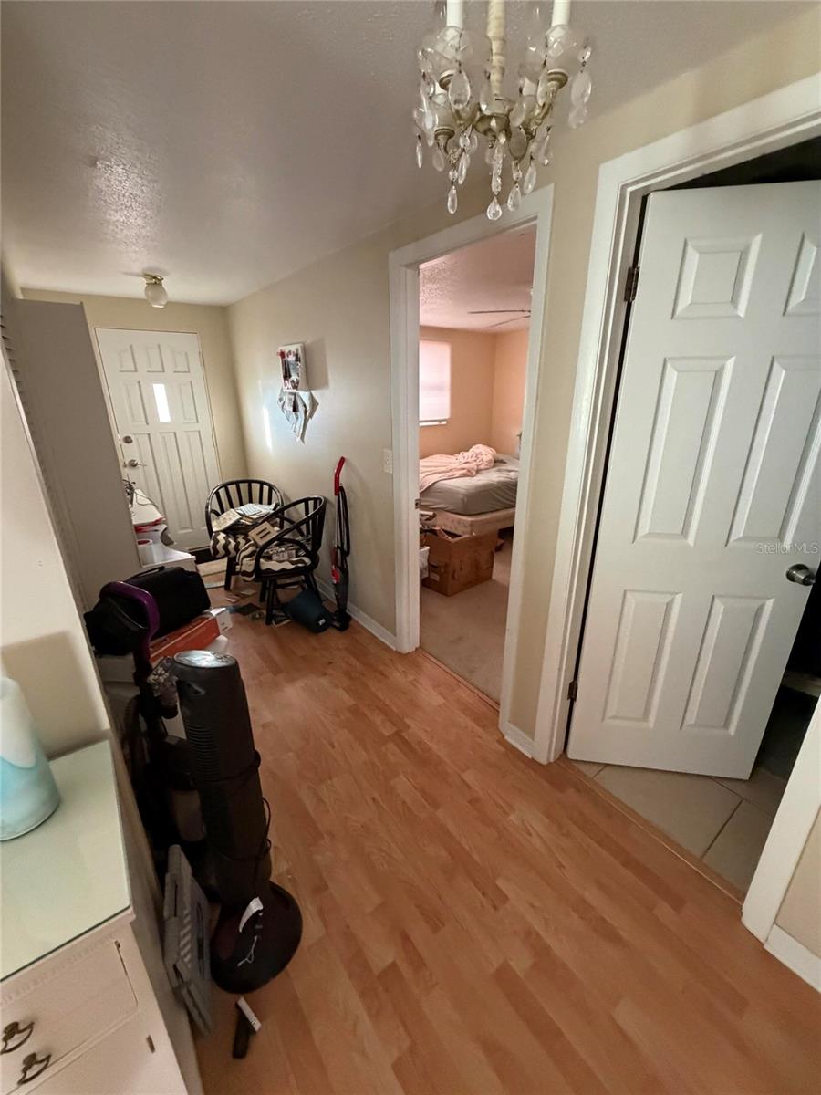 Image 7 of 19 For 662 Circlewood Drive V4