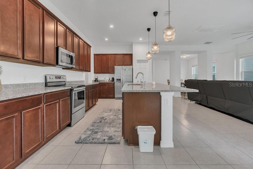 Image 9 of 42 For 12880 Westside Village Loop