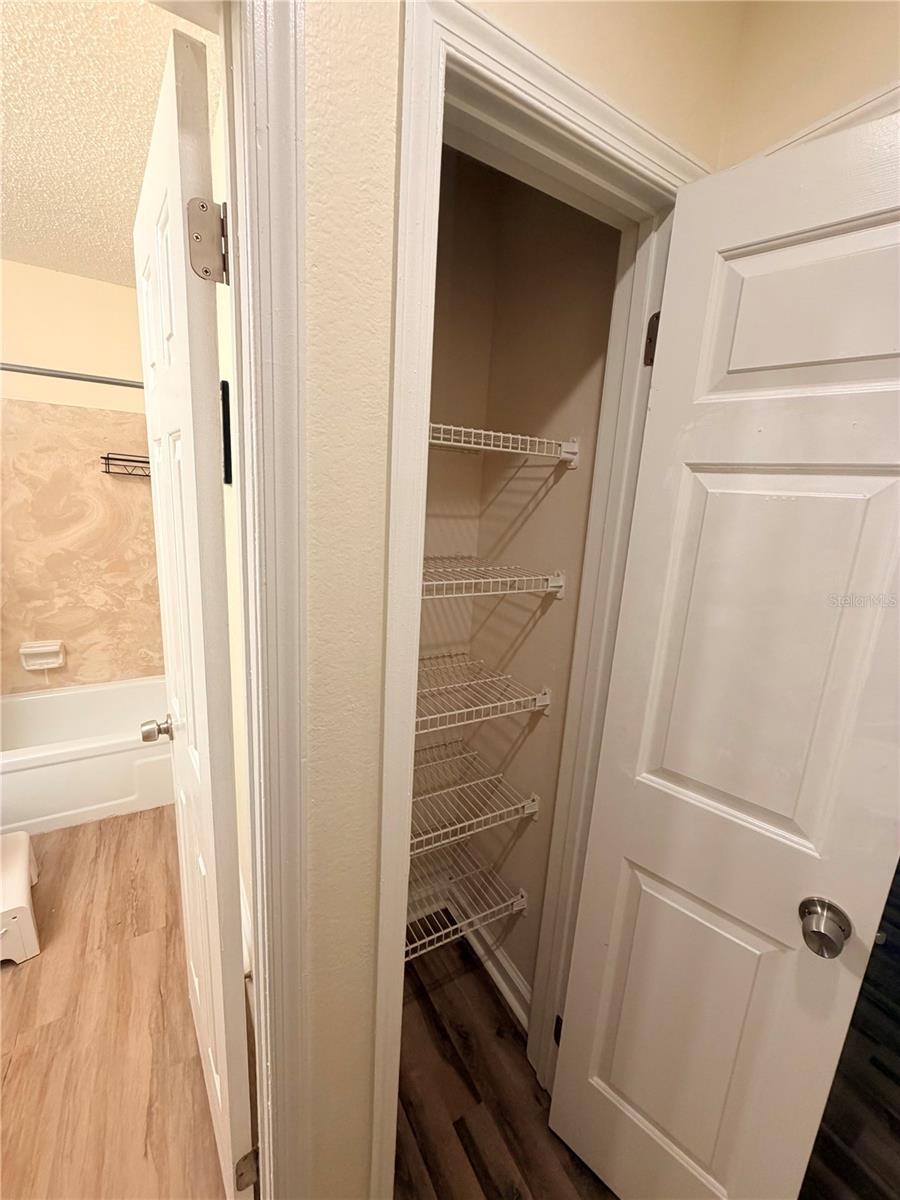 Image 20 of 31 For 940 Douglas Avenue 154