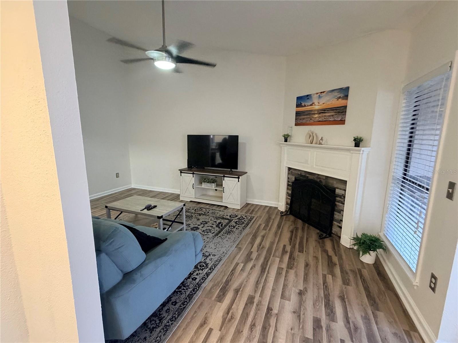 Image 5 of 31 For 940 Douglas Avenue 154