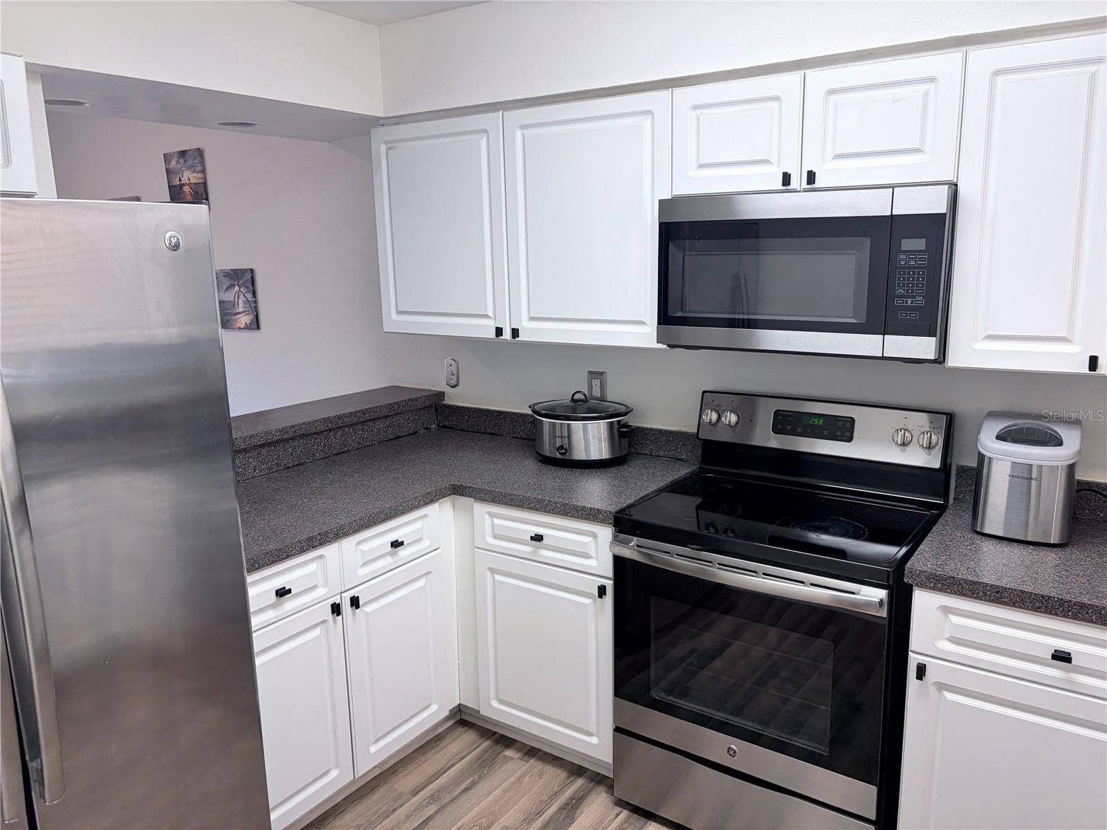 Image 9 of 31 For 940 Douglas Avenue 154