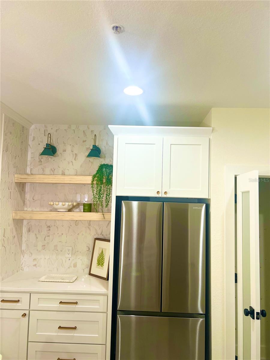 Image 7 of 13 For 860 Orange Avenue 172