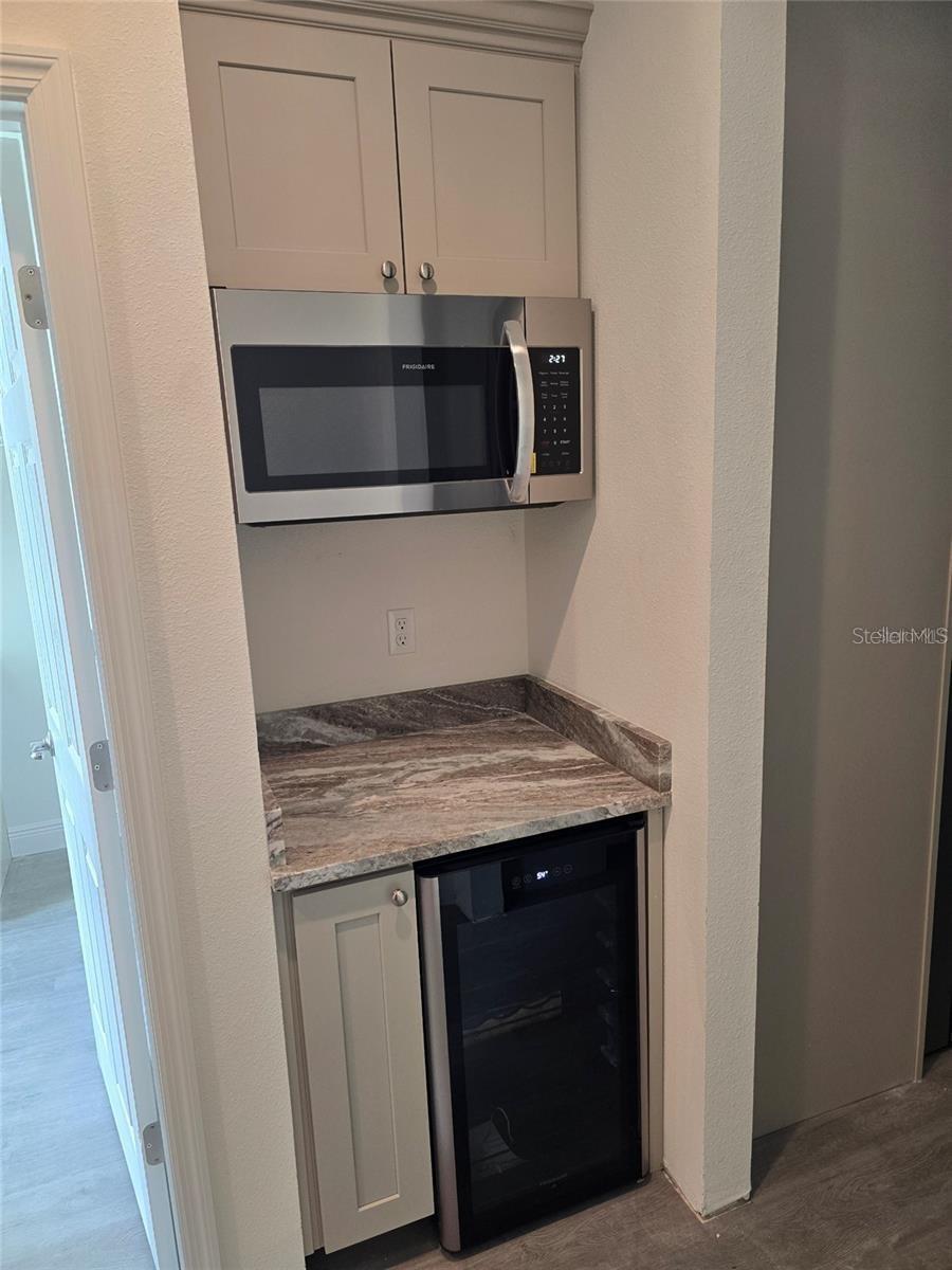 Image 15 of 49 For 12185 98 Street