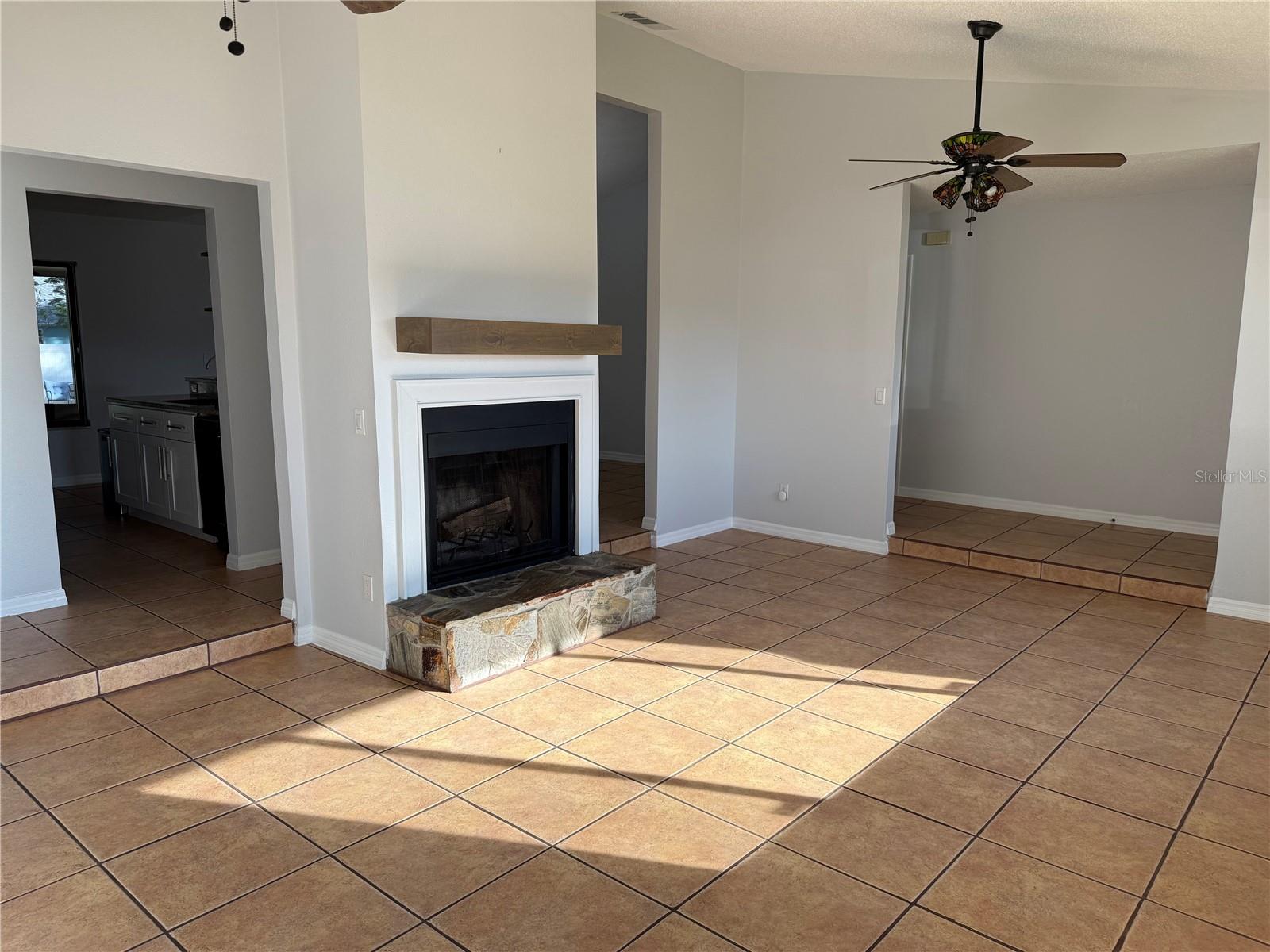 Image 3 of 17 For 2417 Abbey Avenue