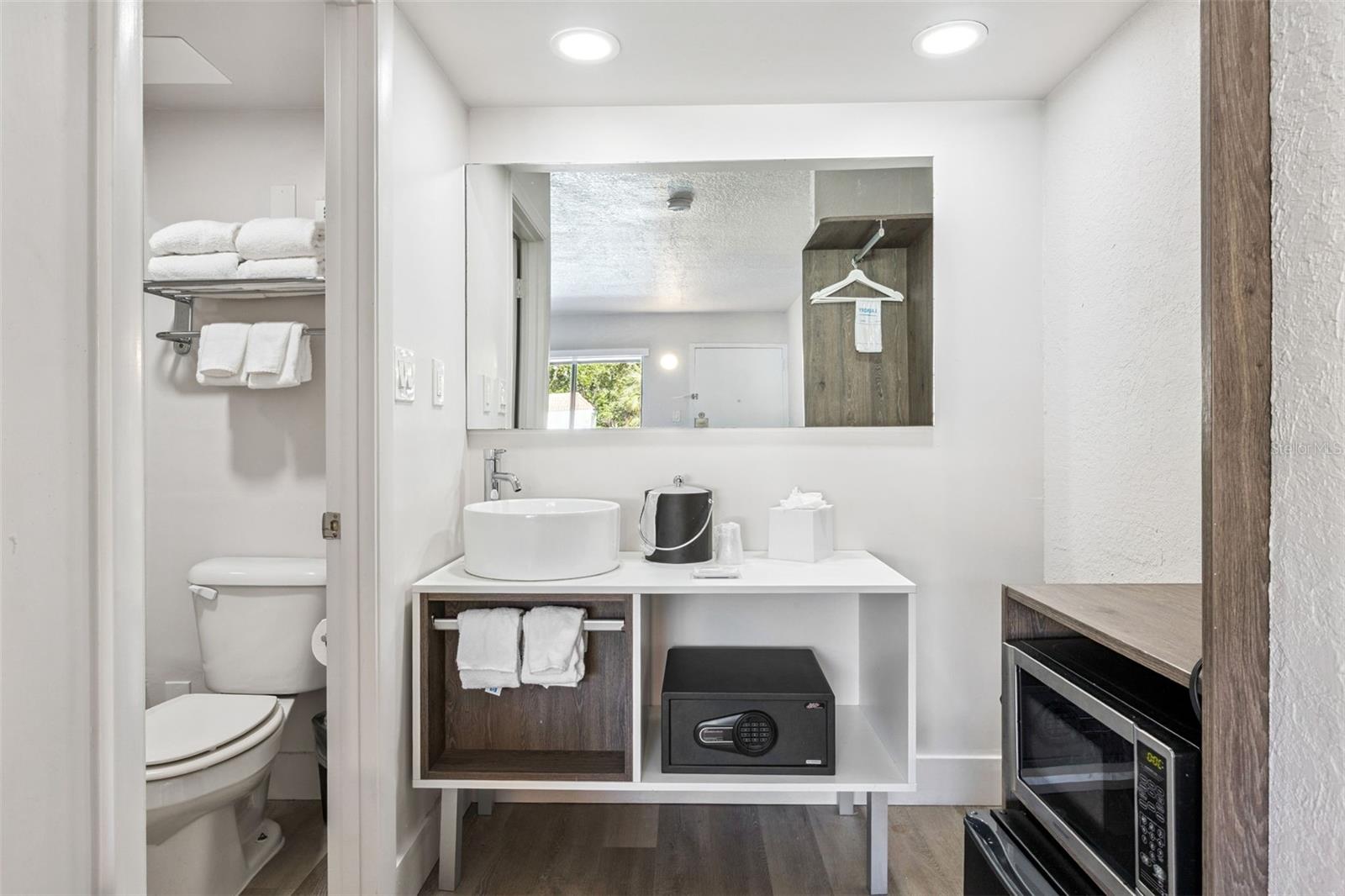 Image 11 of 36 For 5367 Irlo Bronson Memorial Highway 3-202