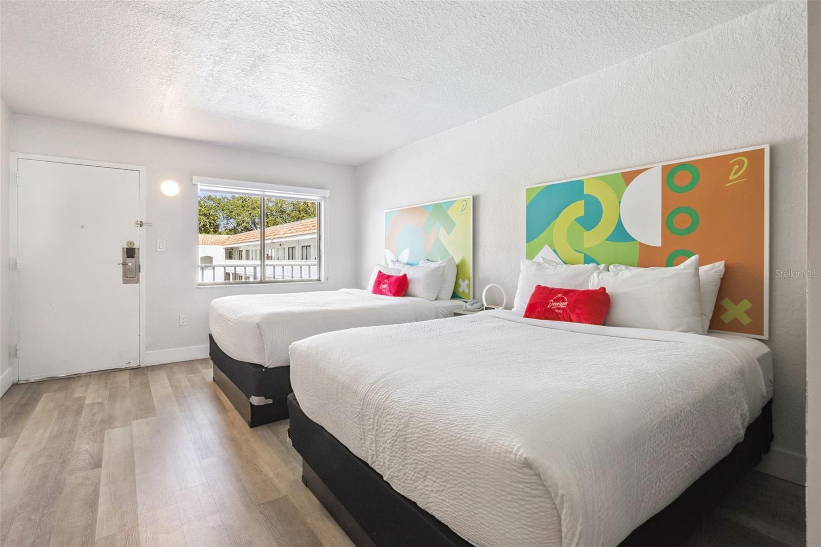 Image 4 of 36 For 5367 Irlo Bronson Memorial Highway 3-202