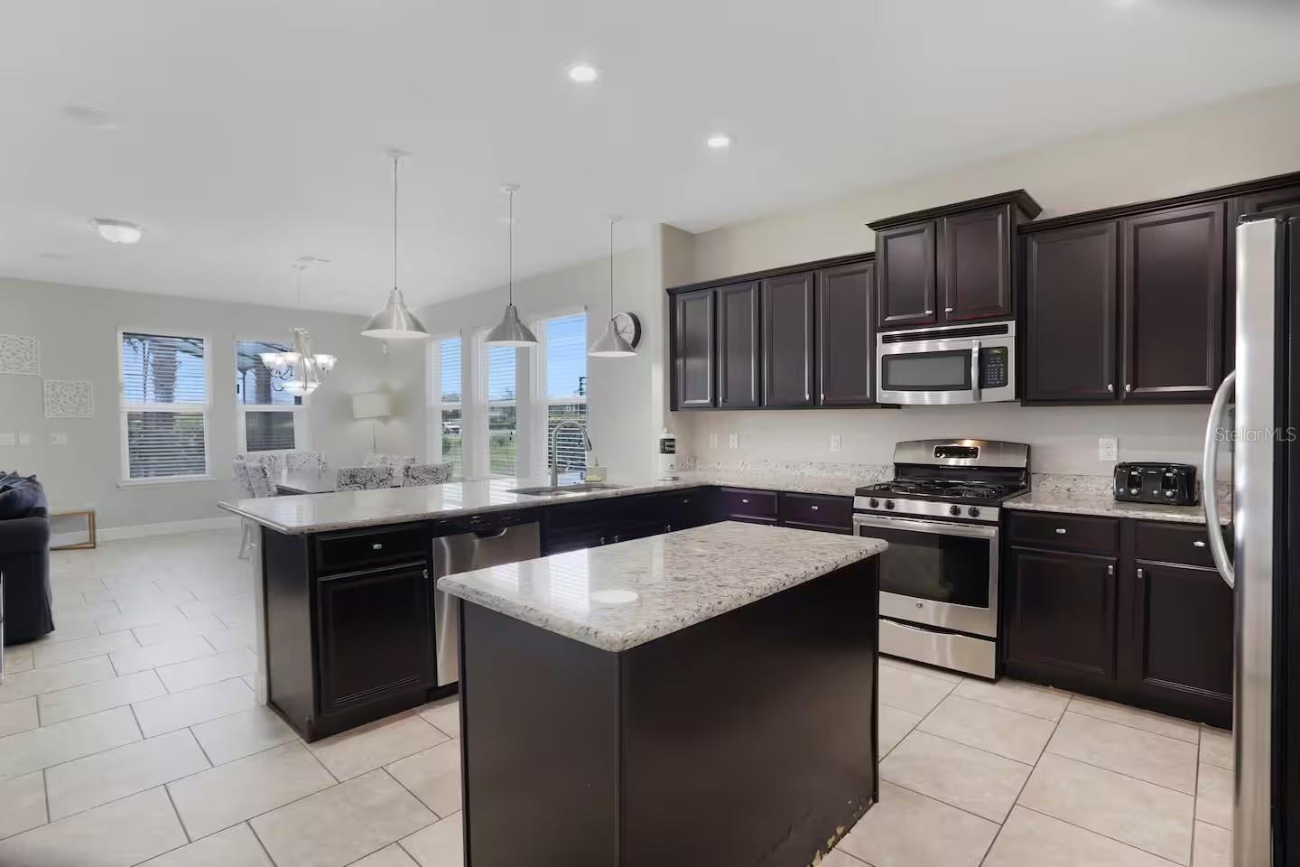 Image 10 of 39 For 4179 Oaktree Drive