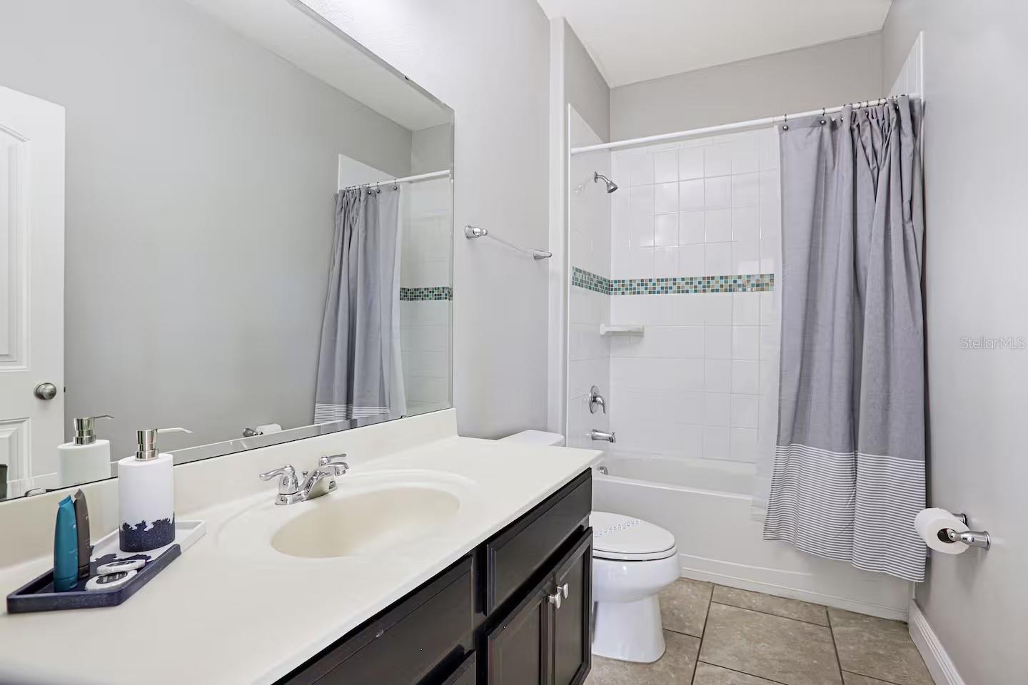 Image 16 of 39 For 4179 Oaktree Drive