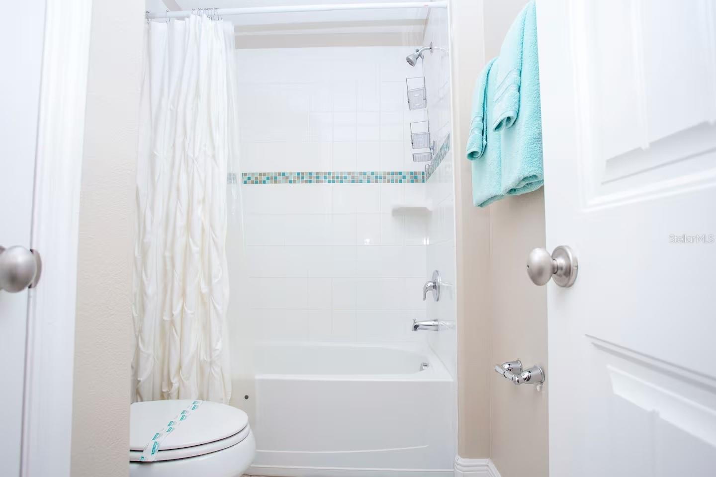 Image 23 of 39 For 4179 Oaktree Drive