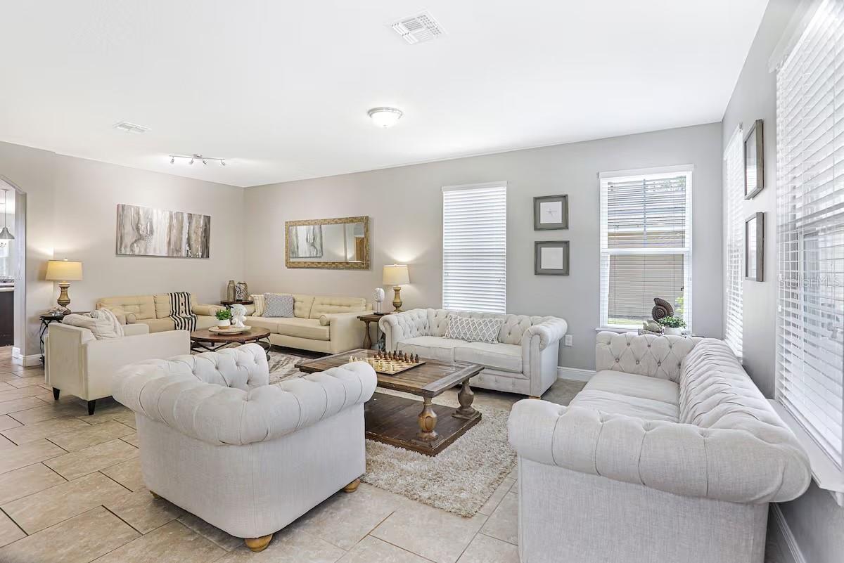 Image 4 of 39 For 4179 Oaktree Drive