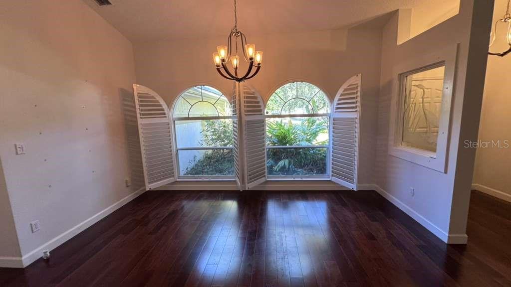 Image 10 of 24 For 10324 Pointview Court