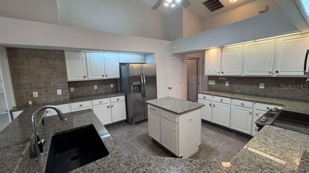 Image 13 of 24 For 10324 Pointview Court