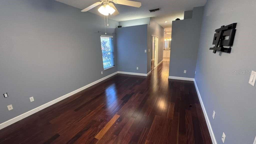 Image 16 of 24 For 10324 Pointview Court