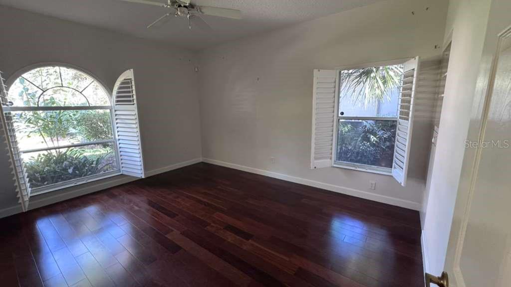 Image 23 of 24 For 10324 Pointview Court