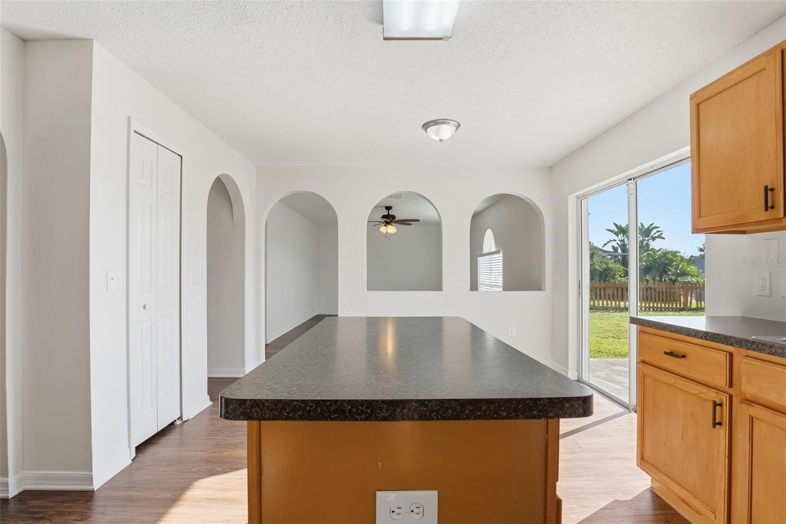 Image 17 of 45 For 31518 Earn Drive