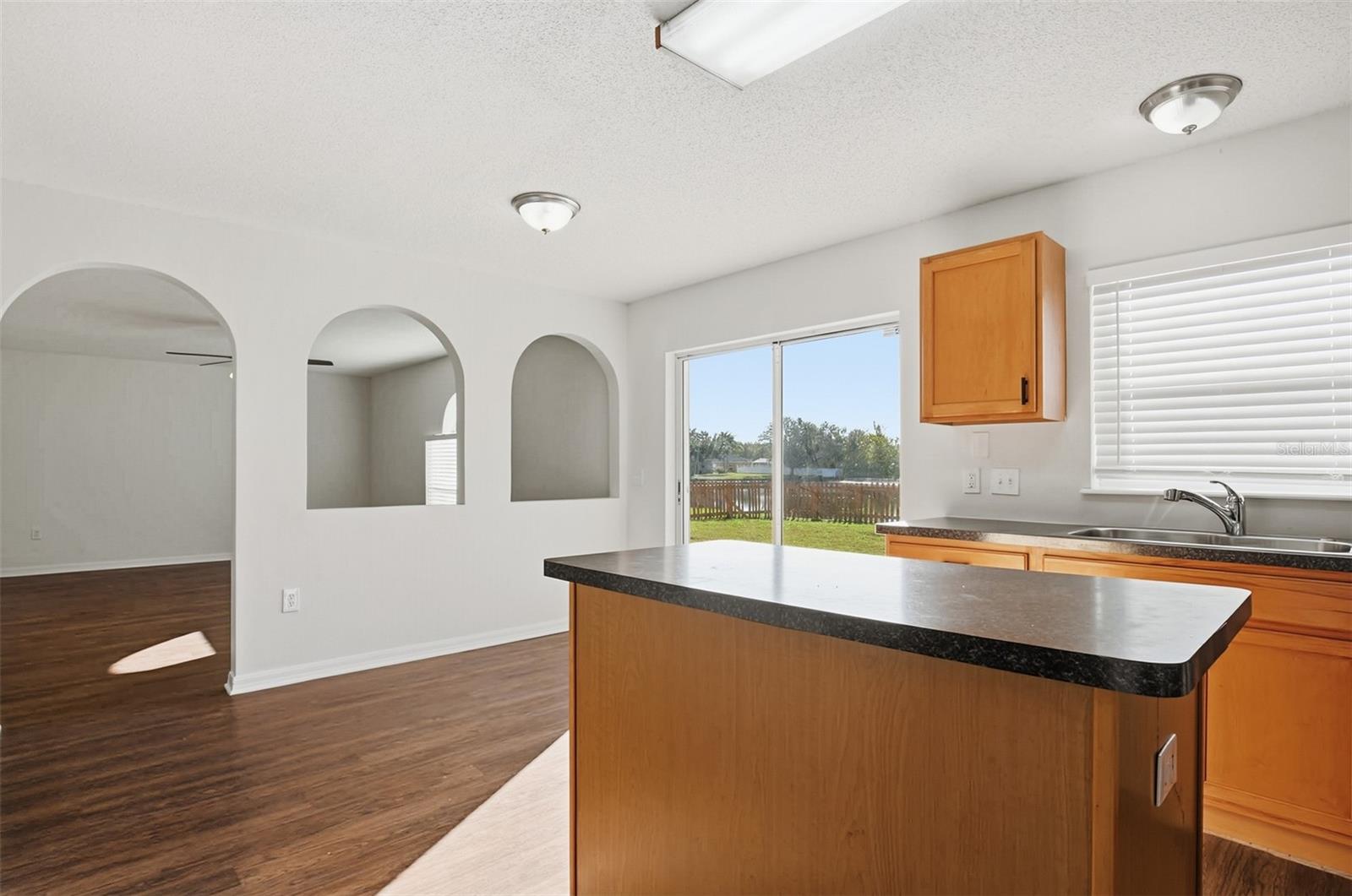 Image 19 of 45 For 31518 Earn Drive