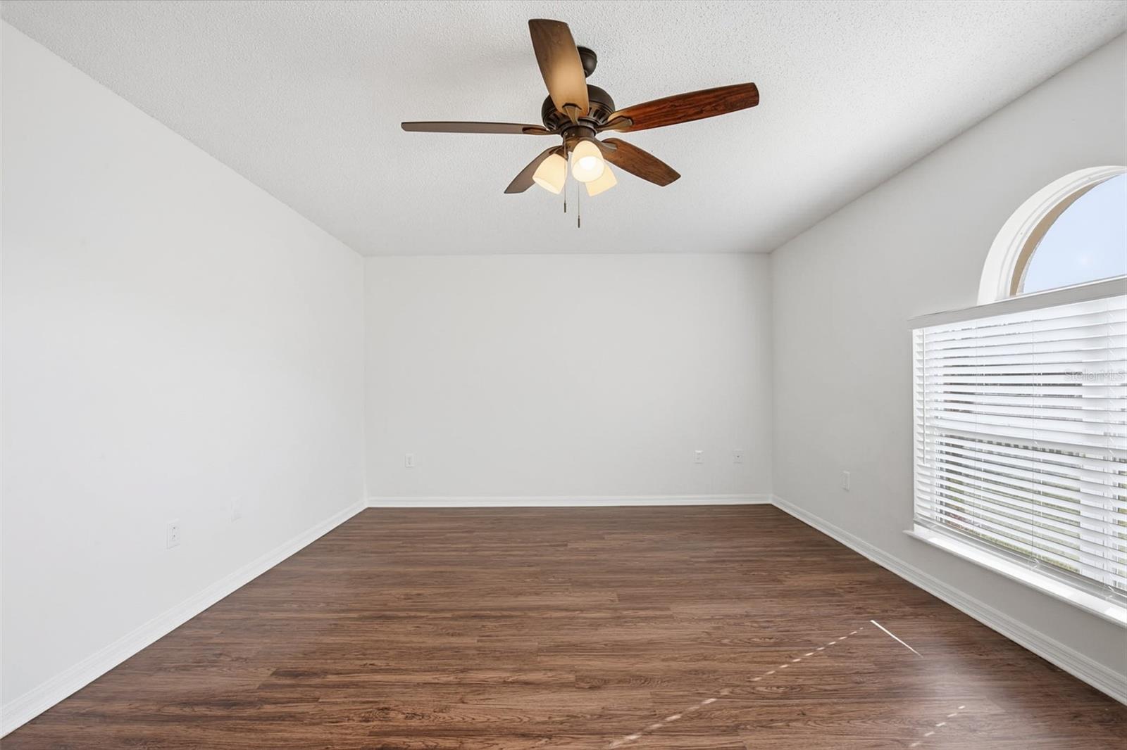 Image 24 of 45 For 31518 Earn Drive