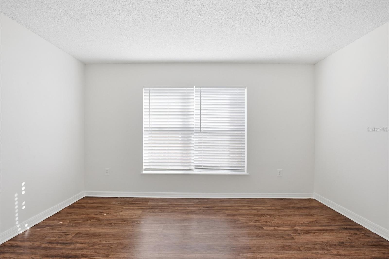 Image 26 of 45 For 31518 Earn Drive