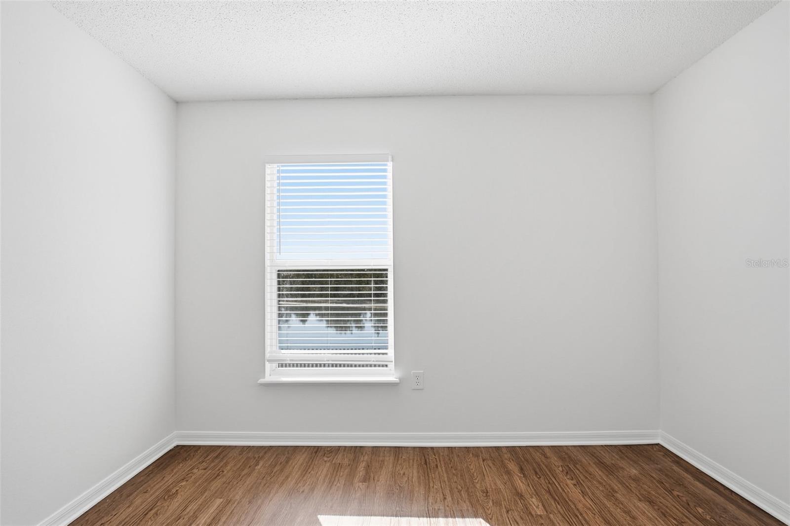 Image 33 of 45 For 31518 Earn Drive