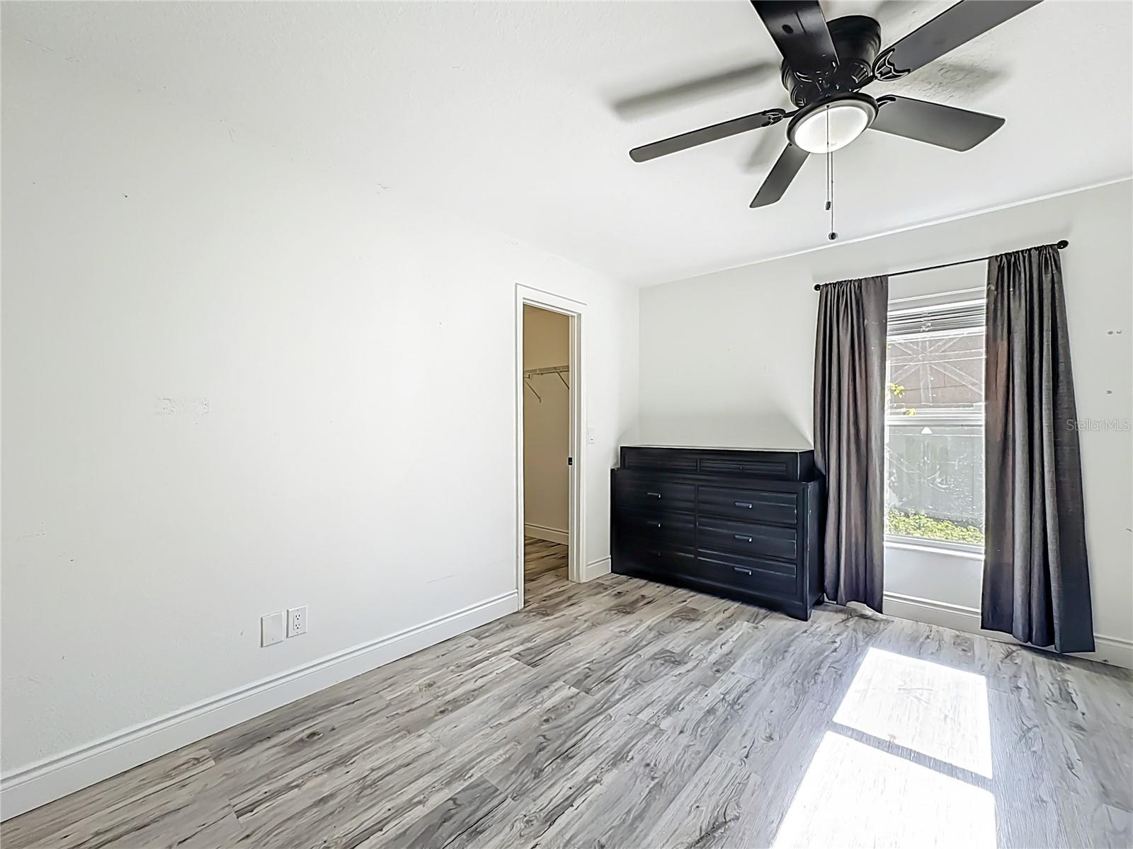 Image 28 of 67 For 13841 Chihuly Court